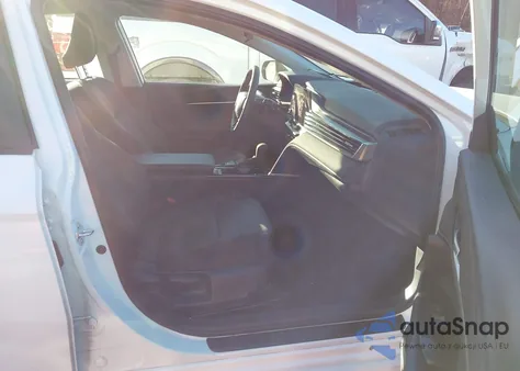 2025 Toyota Camry Le from USA, damaged, VIN 4T1DAACK5SU551260